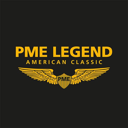 PME Legend Logo, gelbe Schrift auf schwarzem Hintergrund, stilisierte Flügelgrafik darunter.